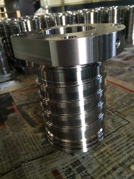 高碳钢冲压用什么模具材料