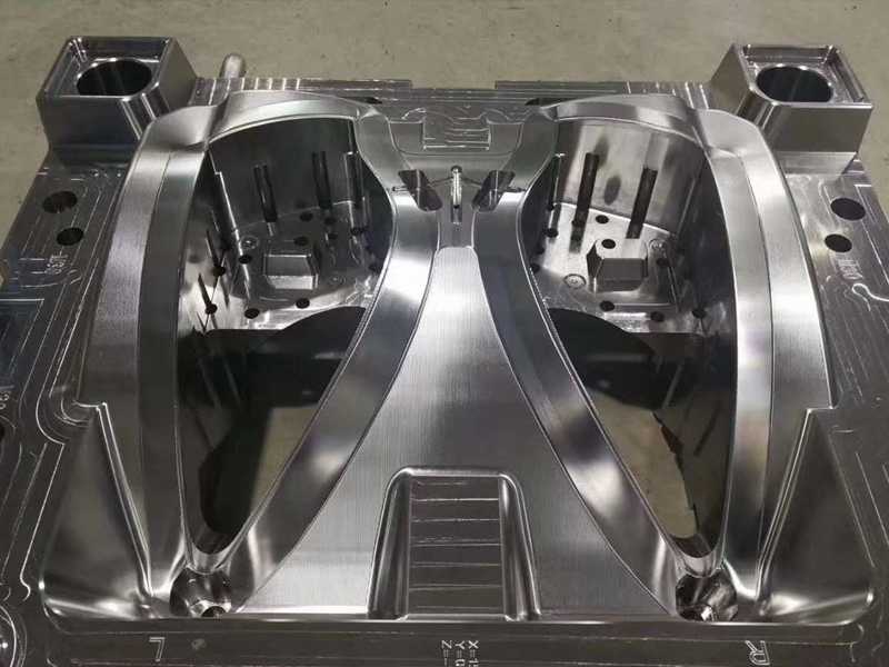 冲裁模具凹模打孔用什么机器